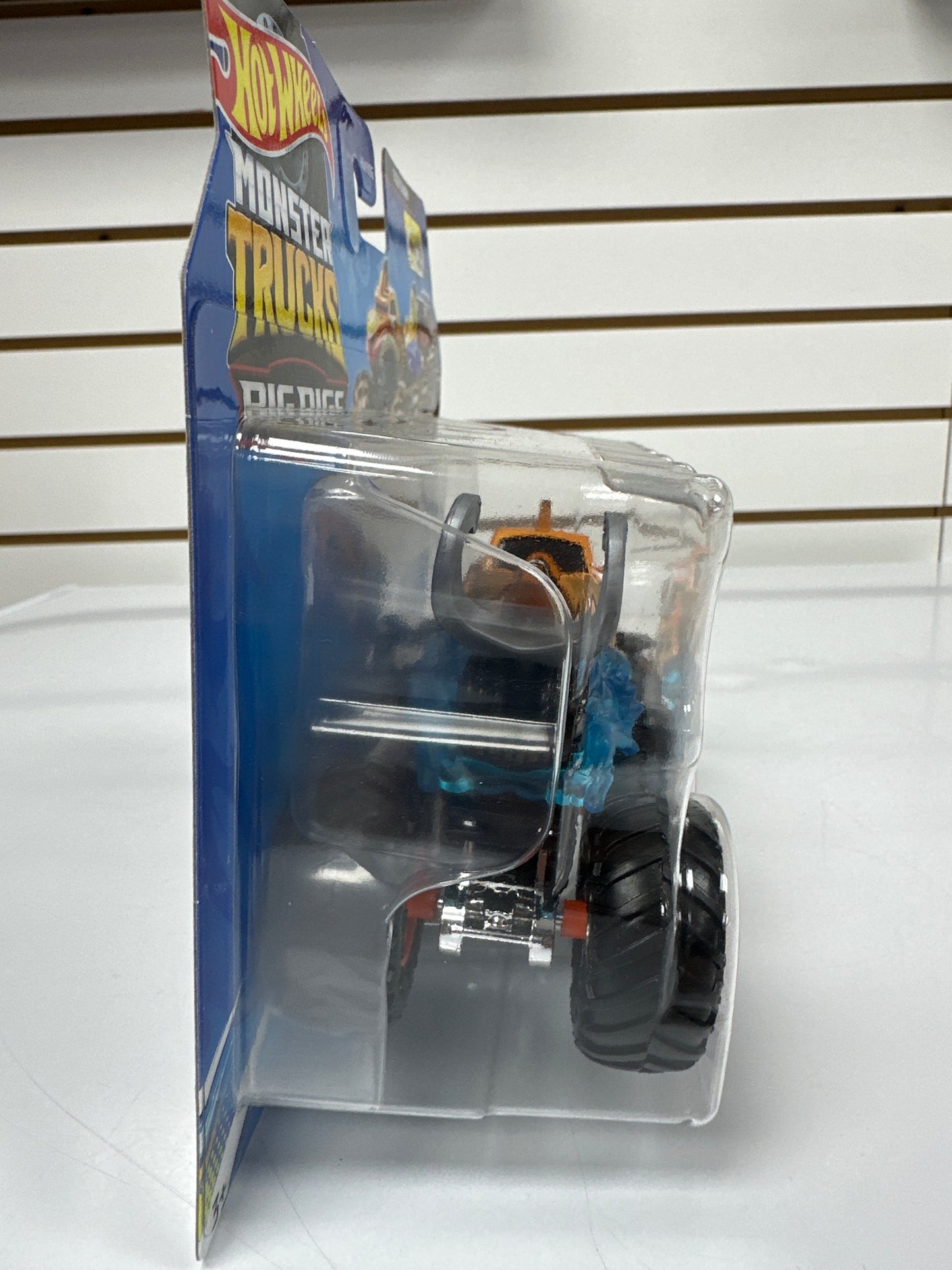 Hot Wheels Monster Trucks Big Rigs ( Tiger Shark )